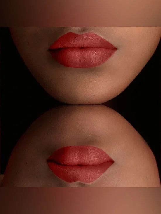 Burberry Satin Lipstick NIB — Russet 93 - Picture 4 of 6